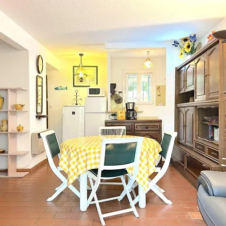 Superbe Duplex Avec Terrasse, Piscine Et Parking Au Lavandou - Fr-1-251-567 Holiday home Le Lavandou